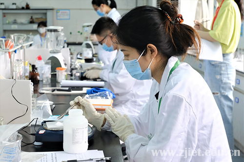 省職業院校技能大賽高職組農產品質量安全檢測賽項在我校成功舉辦，技術服務彰顯專業實力